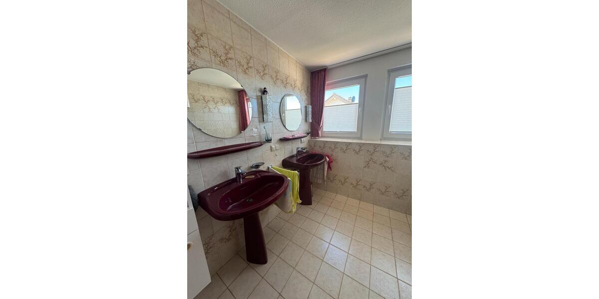 Doppelhaushälfte Erftstadt - 4 Zimmer, 140 m&sup2;, 469.000&euro; | Angebot:26939333