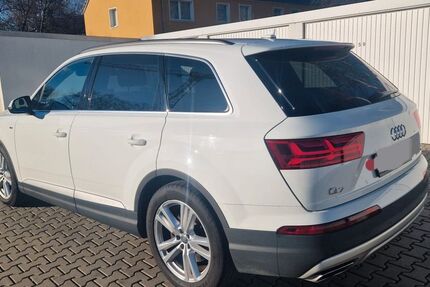 Audi Q7 136.423 km 29.700 &euro; Köln 51147