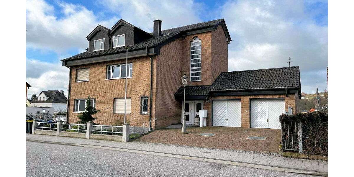 Etagenwohnung Bornheim - 3 Zimmer, 93 m&sup2;, 1.020&euro; | Angebot:25804407