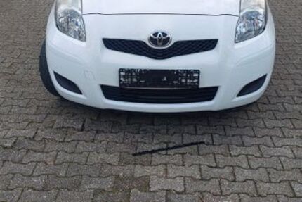 Toyota Yaris 170.000 km 1.800 &euro; Köln 50969