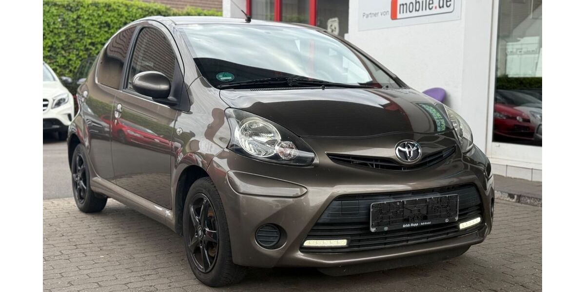 Toyota Aygo (X) 165.000 km 3.999 &euro; Euskirchen 53879