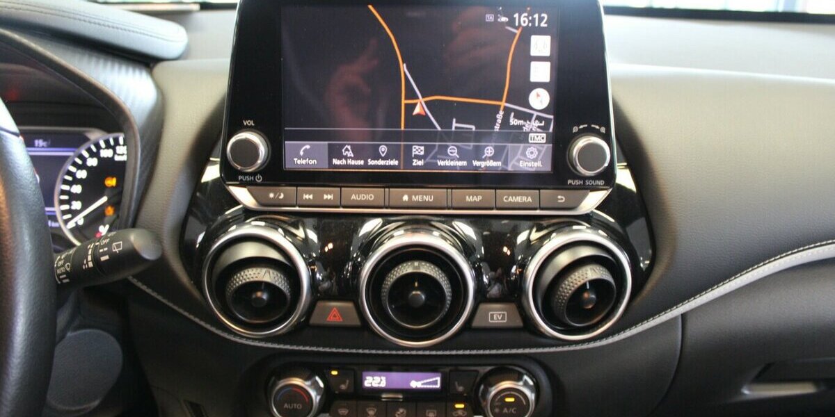 Nissan Juke 1.6 Hybrid 4AMT Premiere Edition 40.779 km 18.480 &euro; Euskirchen 53881