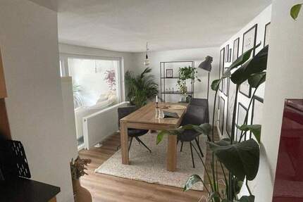 Sanierte 3,5-Zimmer-Wohnung mit Loggia, Terrassennutzung in der Bonner Kirschblütenstraße 3 zimmer