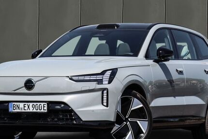 Volvo EX90 2.568 km 89.490 € Bonn 53177