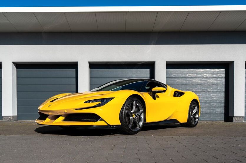 Ferrari SF90 1.414 km 428.400 € Kerpen 50171