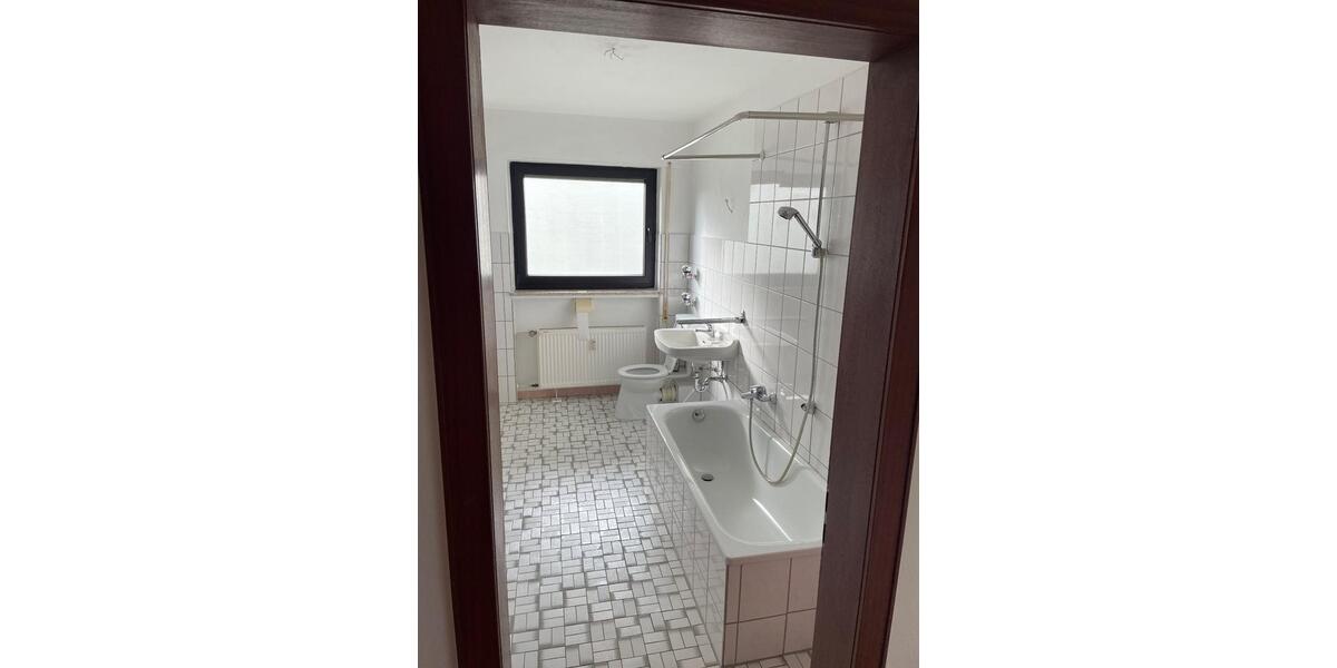 Etagenwohnung Wachtberg - 3 Zimmer, 80 m&sup2;, 800&euro; | Angebot:25638746