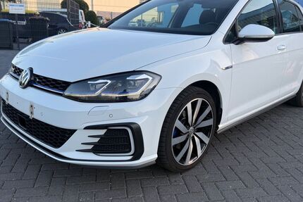 VW Golf 123.500 km 18.499 &euro; brühl 50321