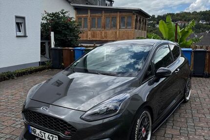 Ford Fiesta 12.395 km 21.500 € Linz am Rhein 53545