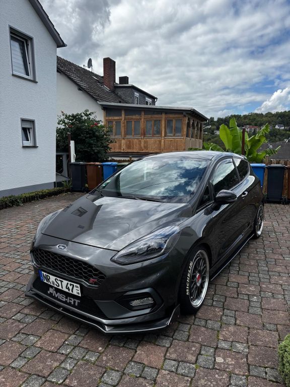 Ford Fiesta 12.395 km 21.500 € Linz am Rhein 53545