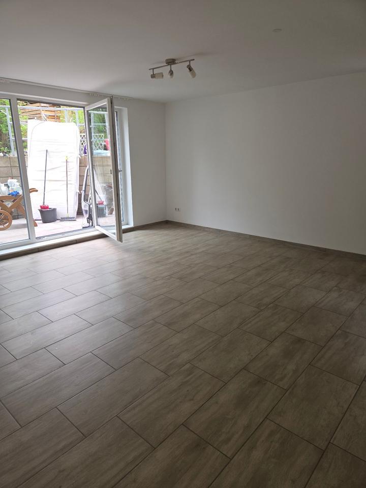 Moderne Souterrain-Wohnung in Bonn-Mehlem zimmer