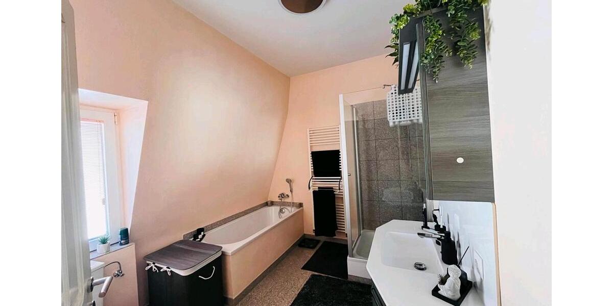 Dachgeschoßwohnung Bergisch Gladbach Alt-Frankenforst - 2 Zimmer, 80 m&sup2;, 390.000&euro; | Angebot:26740941