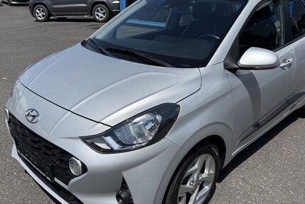 Hyundai i10 37.500 km 12.560 € Vettelschoß 53560