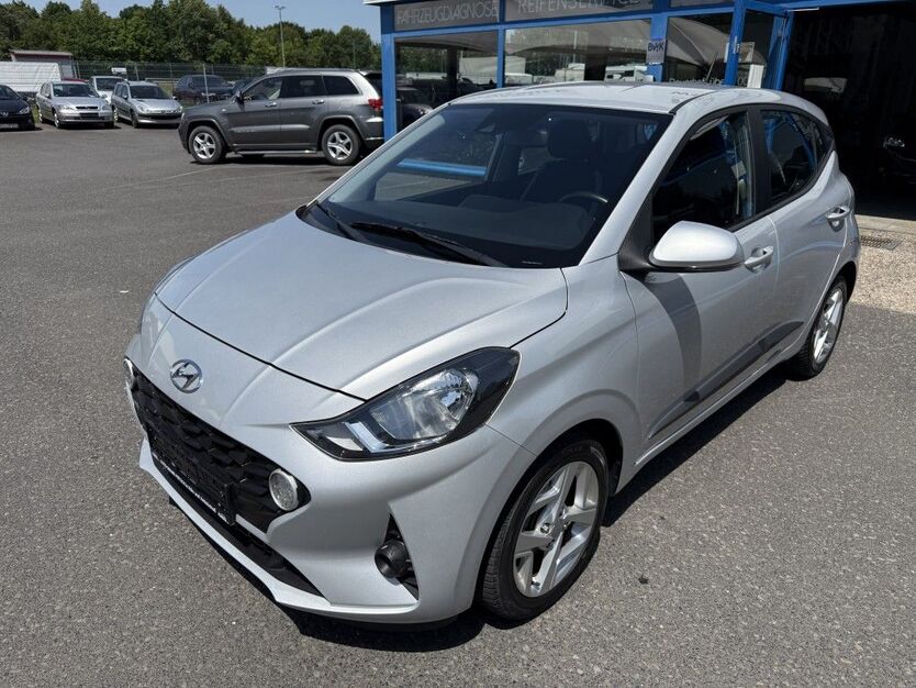 Hyundai i10 37.500 km 12.560 € Vettelschoß 53560