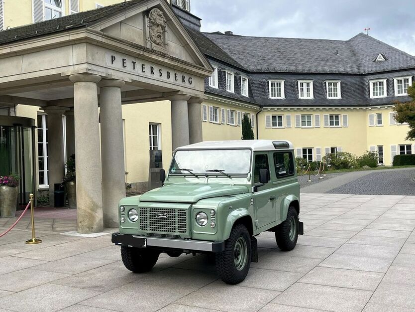 Land Rover Defender 3.673 km 95.000 € Bad Honnef 53604