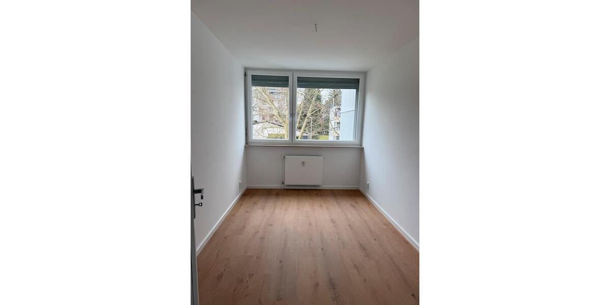Dachgeschoßwohnung Bonn Bad Godesberg - 4.5 Zimmer, 98 m&sup2;, 1.900&euro; | Angebot:24678768