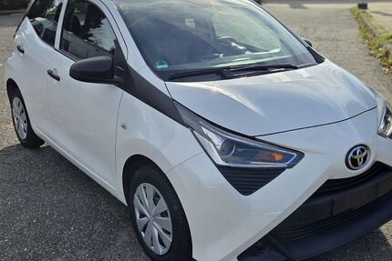 Toyota Aygo (X) 86.900 km 7.450 € Erftstadt-Lechenich 50374