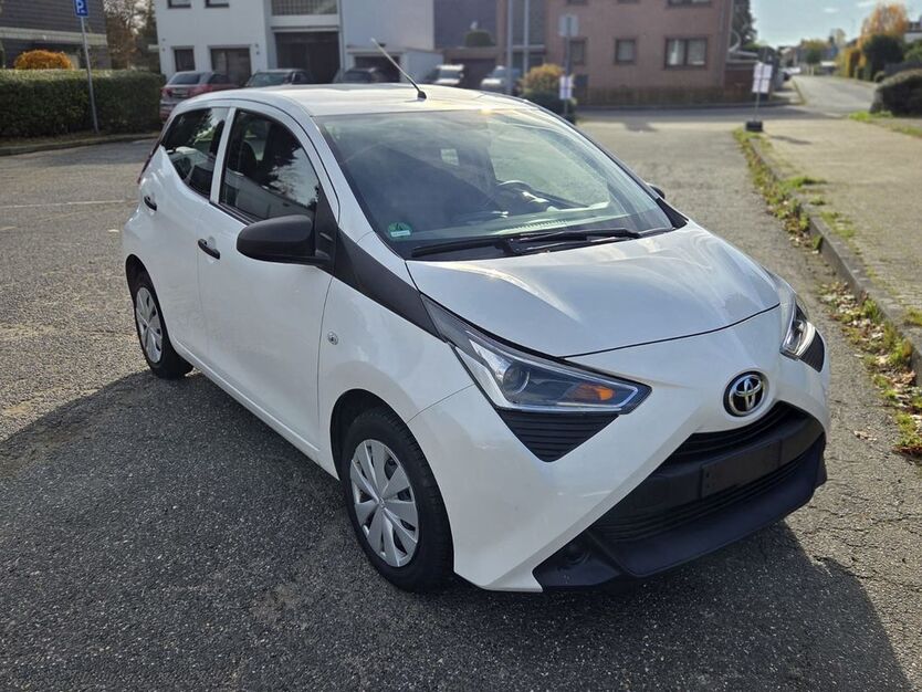 Toyota Aygo (X) 86.900 km 7.450 € Erftstadt-Lechenich 50374