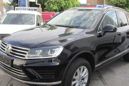 VW Touareg 110.200 km 24.490 € Köln 51105