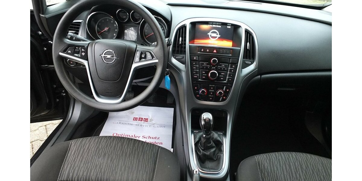 Opel Astra SELECTION GARAGENWAGEN orig. 71.086 km ! 71.086 km 8.408 &euro; Köln 50858