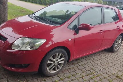 Toyota Auris 92.000 km 6.800 &euro; Königswinter 53639