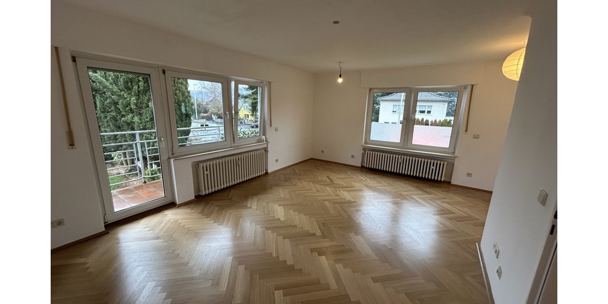 2 Wohnungen vermieten oder selbst einziehen? Beides ist sofort möglich! PROVISIONSFREI für Käufer. - Doppelhaushälfte Bonn Kessenich | Angebot:23760863