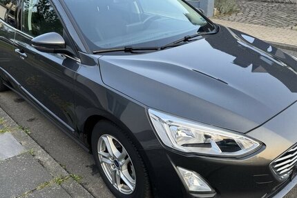 Ford Focus EcoBlue.Nav.Temp.SHZ.Serv-Neu.EU6 GARANTIE.1 35.000 km 15.500 € Erftstadt 50374