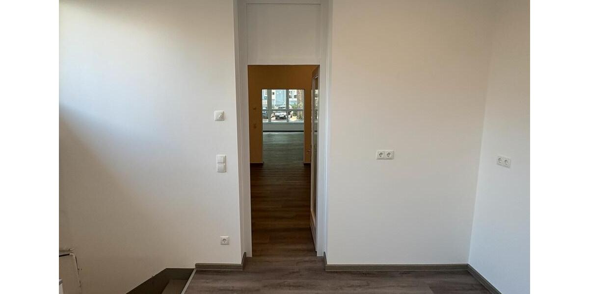 182qm2 vollsanierte Gewerbefläche Bonn-Plittersdorf zimmer