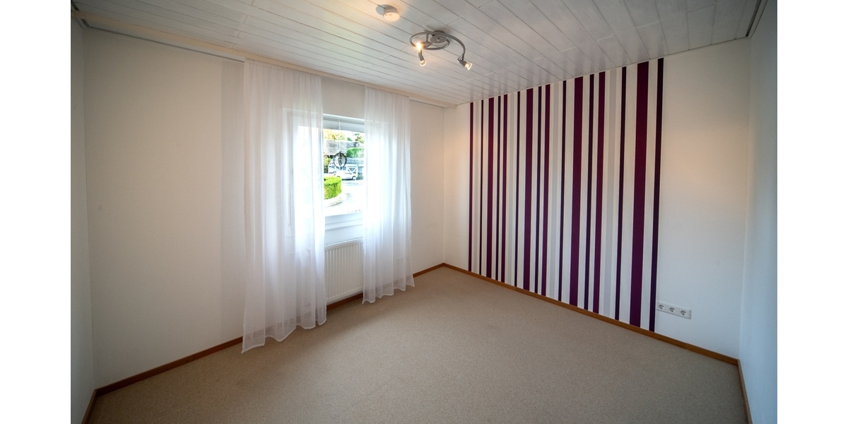 Charmantes Zweifamilienhaus mit gepflegtem Garten – Viel Platz, ruhige Lage in idyllischer Waldnähe - Zweifamilienhaus Rheinbreitbach | Angebot:23660349