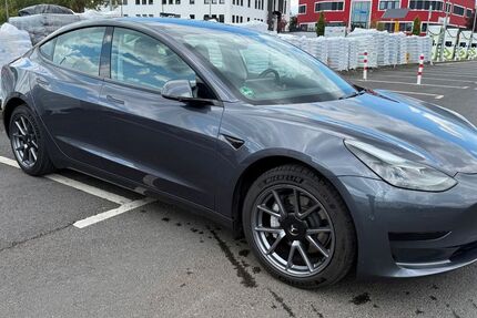 Tesla Model 3 56.300 km 22.999 &euro; Köln 50939