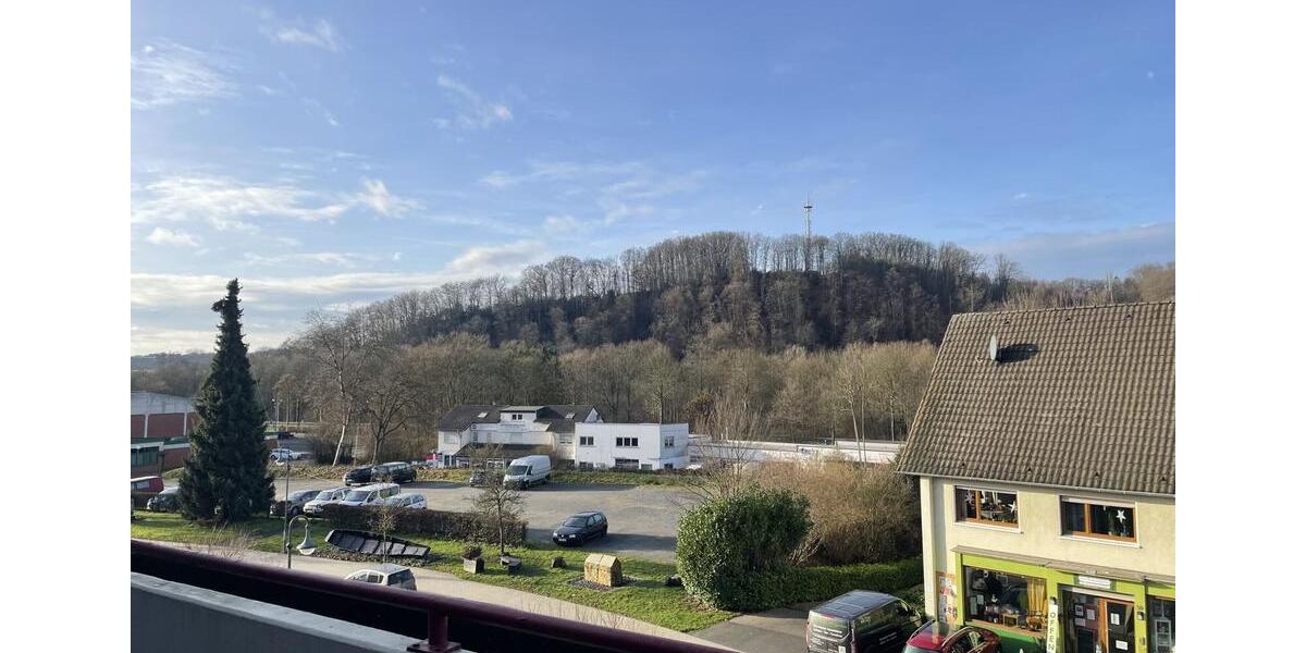 Dachgeschoßwohnung Lohmar - 3 Zimmer, 90 m&sup2;, 950&euro; | Angebot:24397731