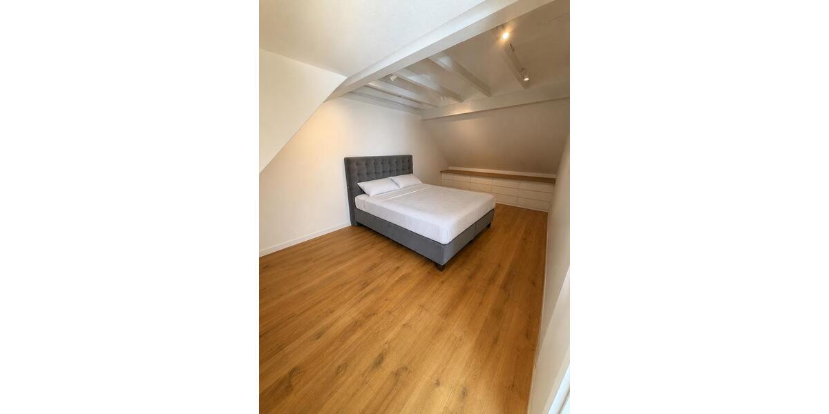 Dachgeschoßwohnung Köln Ehrenfeld - 2 Zimmer, 56 m&sup2;, 255.000&euro; | Angebot:27096072