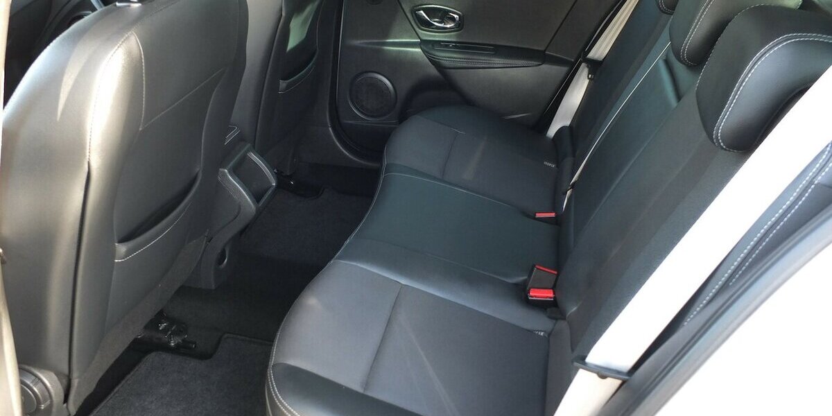 Renault Megane BOSE EDITION NAVI KLIMAAUTOM TEILLEDER PARK 107.158 km 7.408 &euro; Köln 50858