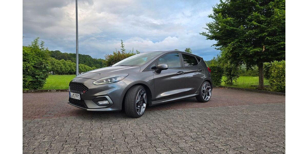 Ford Fiesta 85.000 km 15.990 &euro; Overath 51491