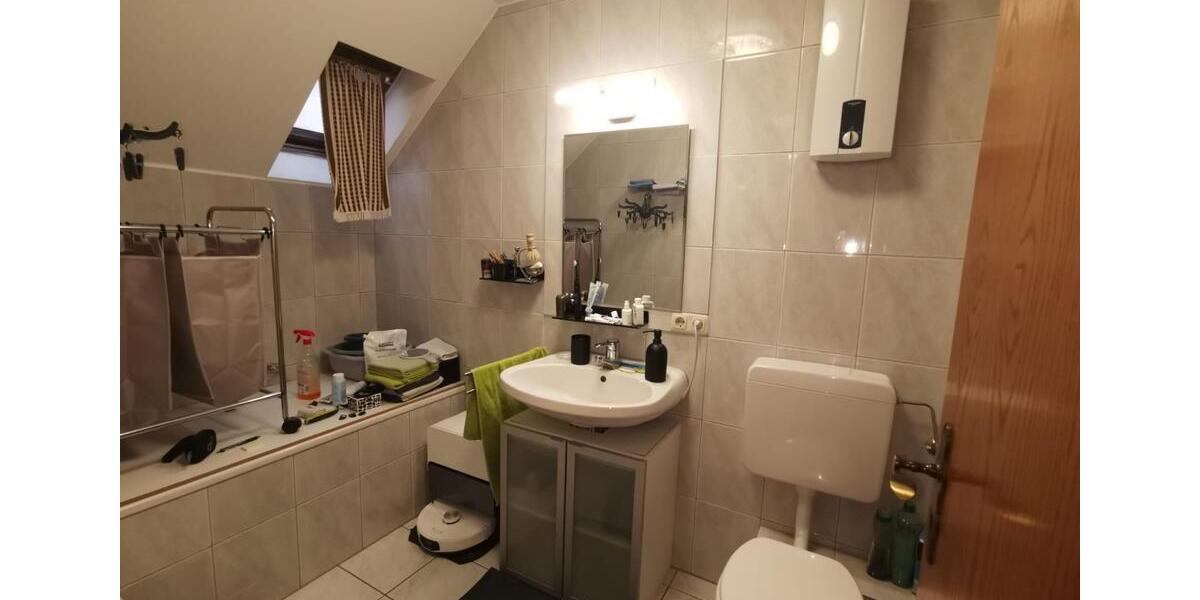 Dachgeschoßwohnung Niederkassel - 2 Zimmer, 70 m&sup2;, 850&euro; | Angebot:24569406