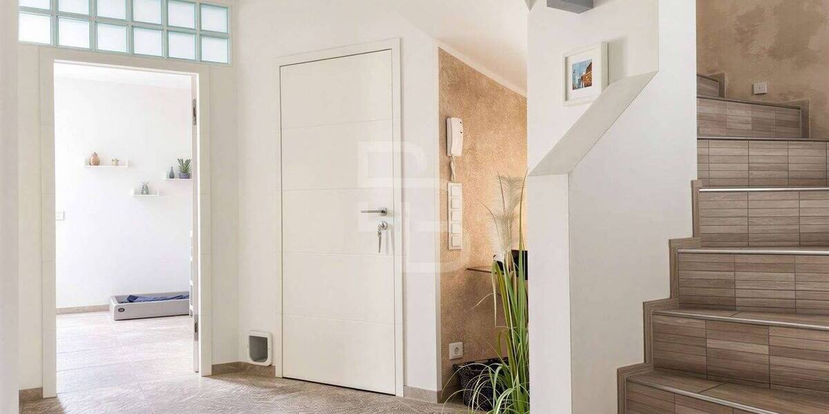 Reihenmittelhaus Köln Westhoven - 4 Zimmer, 195 m&sup2;, 2.900&euro; | Angebot:26540491