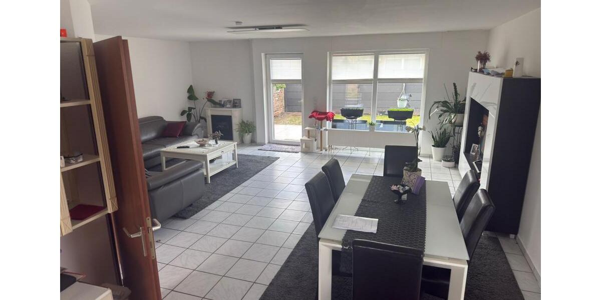 Doppelhaushälfte Wesseling - 4 Zimmer, 113 m&sup2;, 1.800&euro; | Angebot:24738113