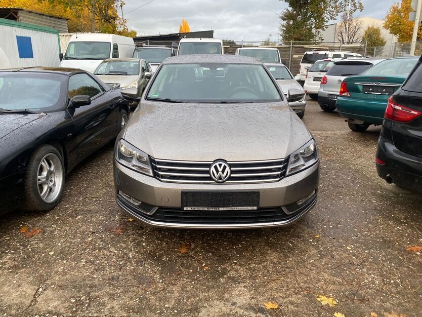 VW Passat 35.315 km 11.900 € Bonn 53227