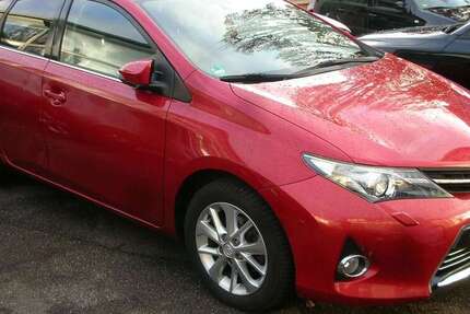 Toyota Auris 29.000 km 13.800 &euro; Bonn 53115