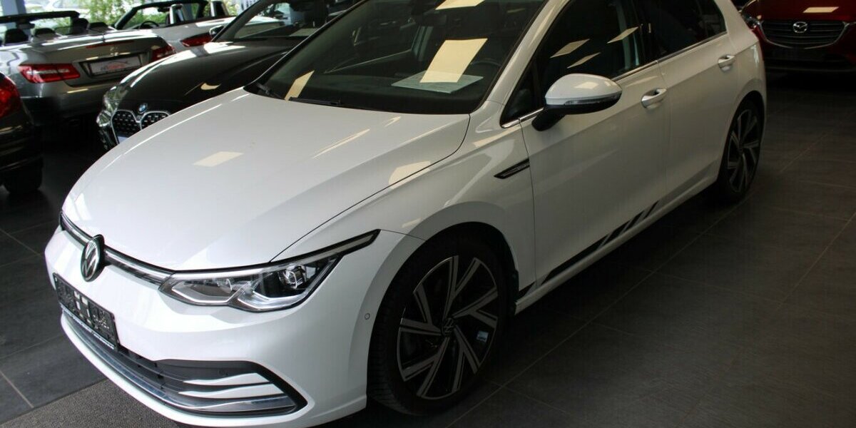 VW Golf VIII 2.0 TSI OPF DSG Style 37.650 km 23.980 &euro; Euskirchen 53881