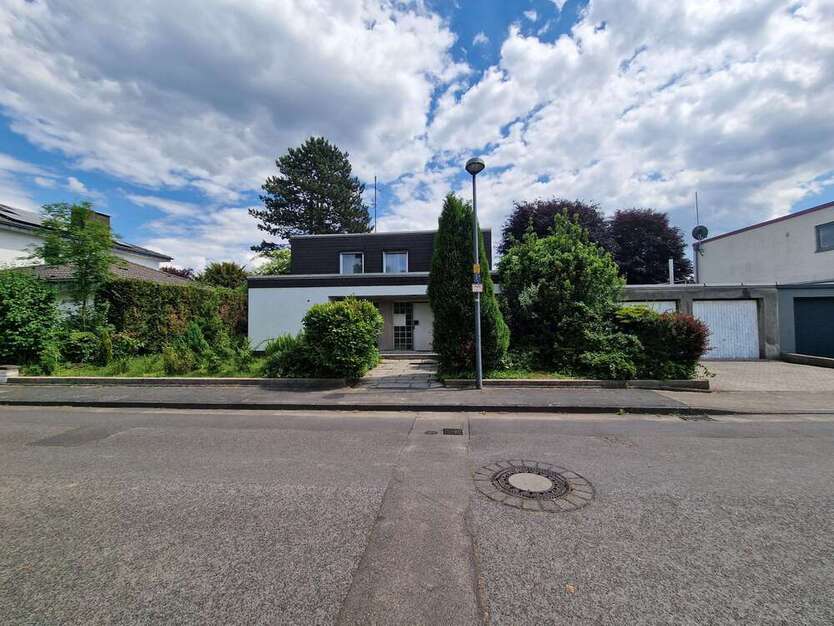 Haus zum Kaufen in Köln 885.000 € 200 m²
