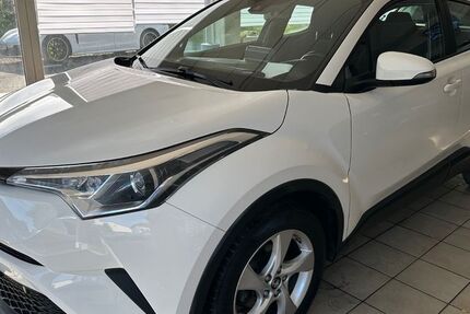 Toyota C-HR 81.000 km 15.900 &euro; Bonn 53119