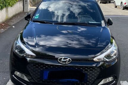 Hyundai i20 73.300 km 8.300 € Köln 50827