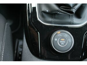 VW T-Roc 2,0 TDi 4-Motion R-Line Navi DSG SOFORT !!! 30.000 km 29.950 &euro; Bonn 53225