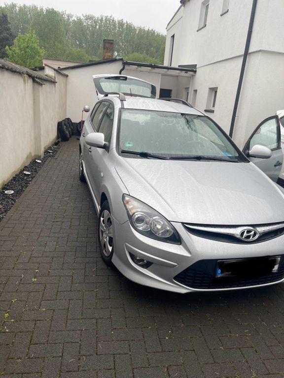 Hyundai i30 200.000 km 2.400 € Niederkassel 53859