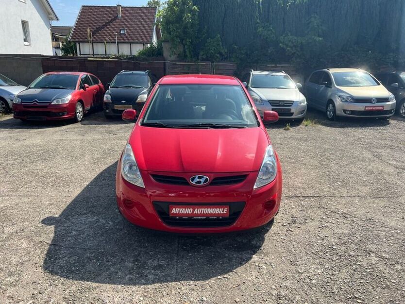 i20
