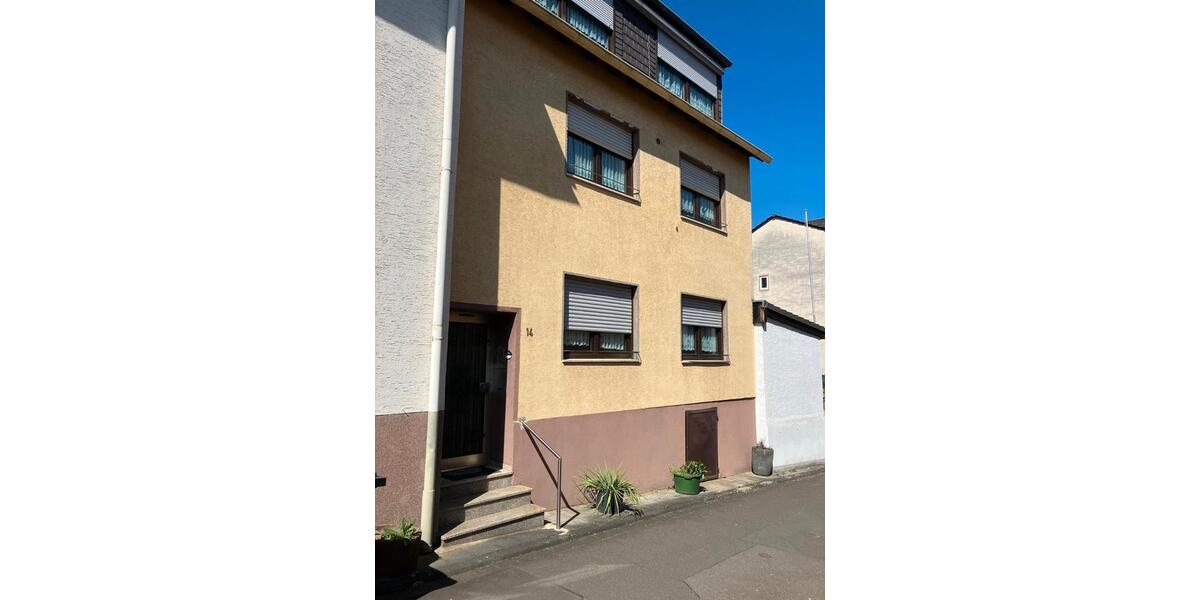 Reihenhaus Remagen - 6 Zimmer, 215 m&sup2;, 270.000&euro; | Angebot:27227804