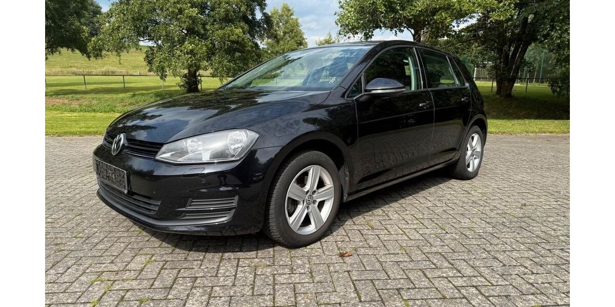 VW Golf 146.000 km 8.300 &euro; Kircheib 57635