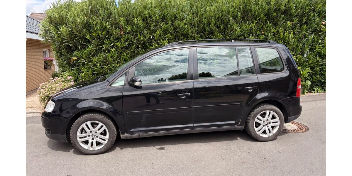 VW Touran 222.397 km 3.330 &euro; Wachtberg 53343