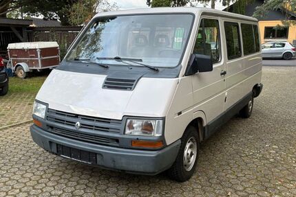 Renault Trafic 32.772 km 7.490 &euro; Euskirchen 53879
