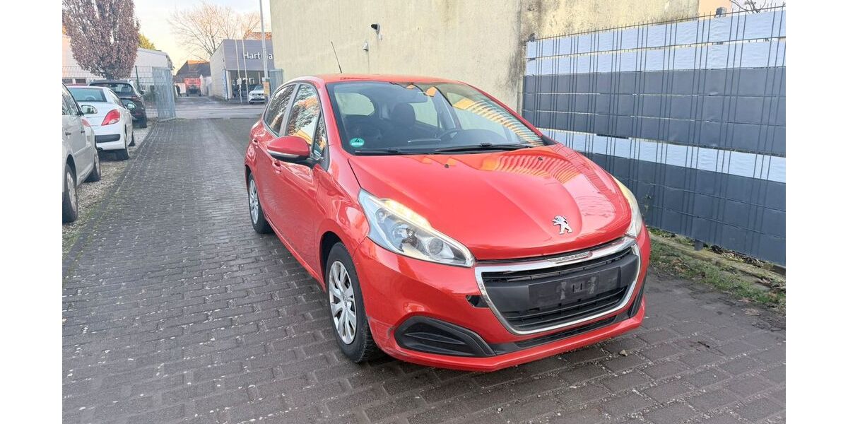 Peugeot 208 133.772 km 4.000 &euro; Brühl 50321